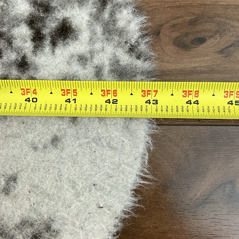 Modern Rug - Picture 5 of 7